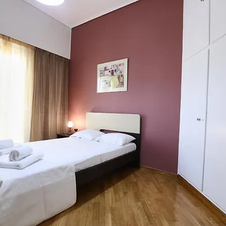 Unique Spacious In An Building