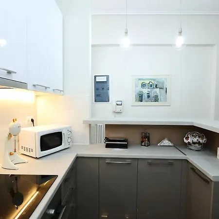 Unique Spacious In An Building *
