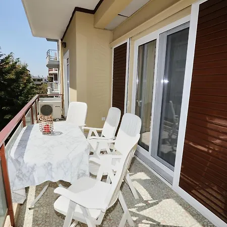Unique Spacious In An Building Apartment Athens
